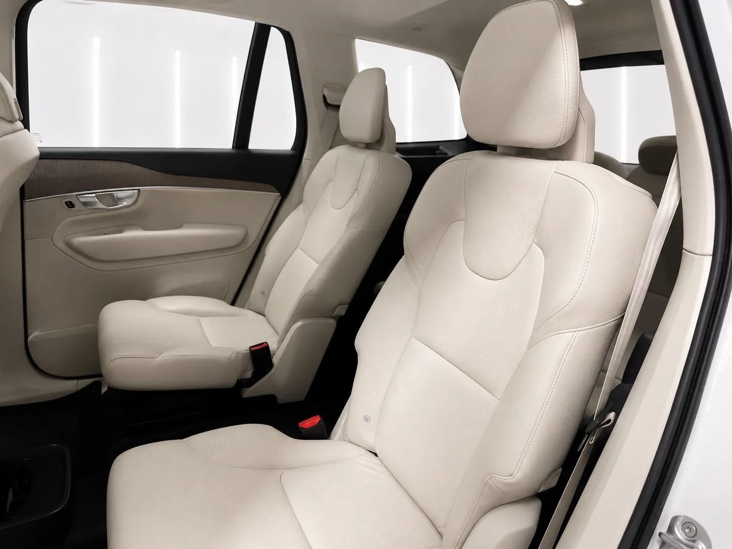 Used 2023 Volvo XC90 B6 Plus AWD/4WD image 12
