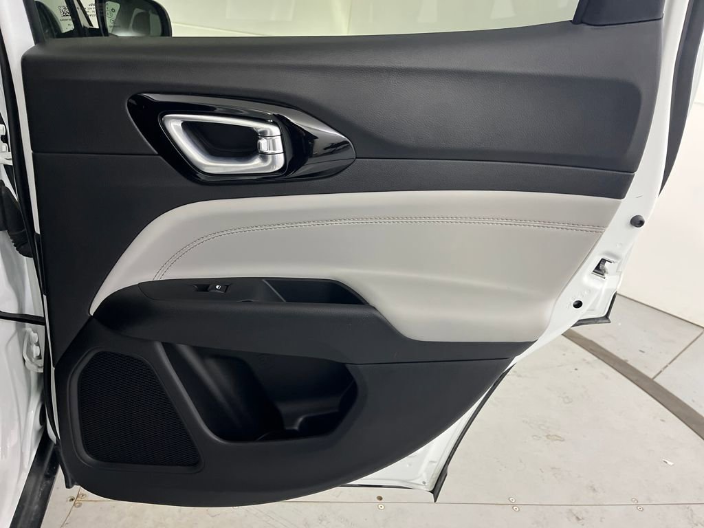Used 2025 Jeep Compass Limited image 29
