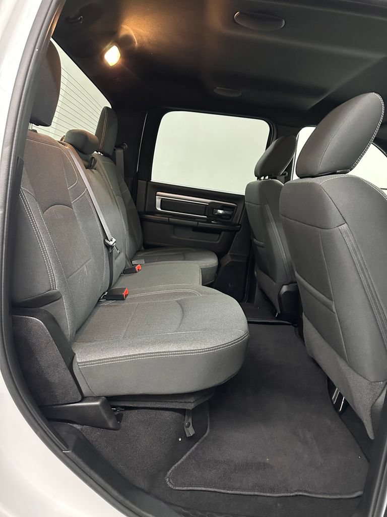 Used 2022 RAM 1500 Warlock AWD/4WD image 32