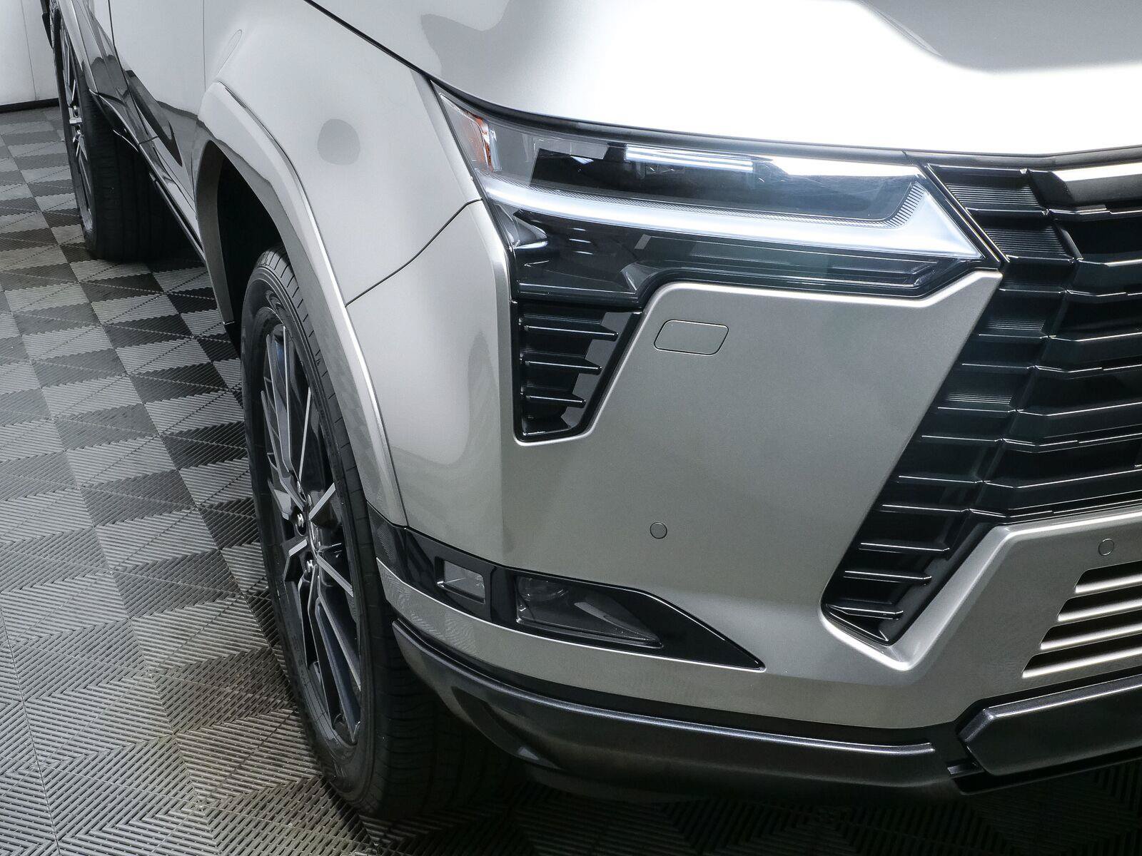 Used 2025 Lexus GX 550 w/ Accessory Package (Z1) AWD/4WD image 37