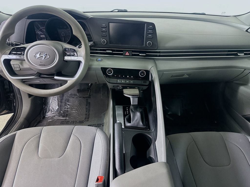 Used 2023 Hyundai Elantra SEL w/ Cargo Package image 18