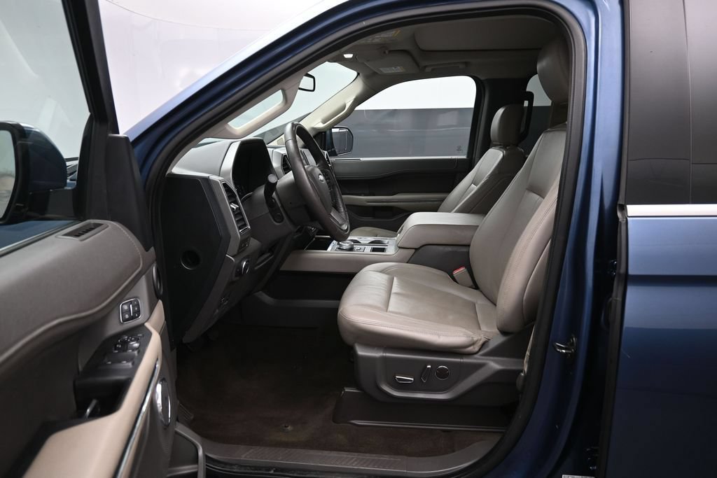 Used 2019 Ford Expedition XLT w/ Equipment Group 202A RWD image 9
