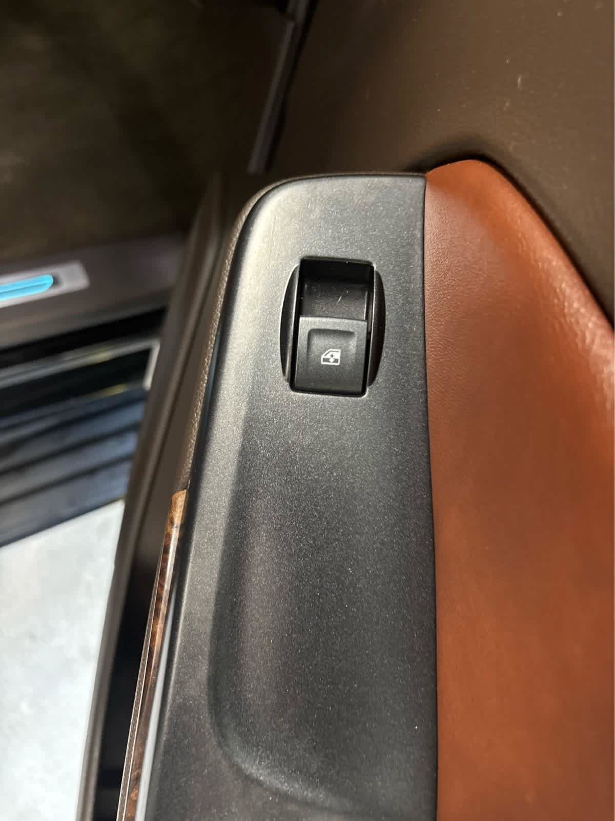 Used 2018 Chevrolet Tahoe Premier AWD/4WD image 39