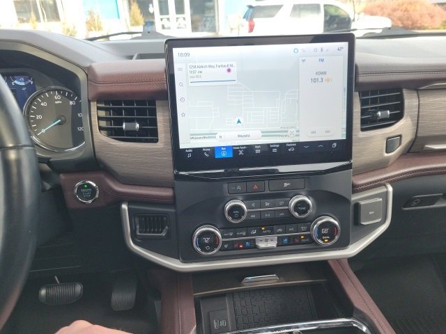 Used 2023 Ford Expedition Limited image 15