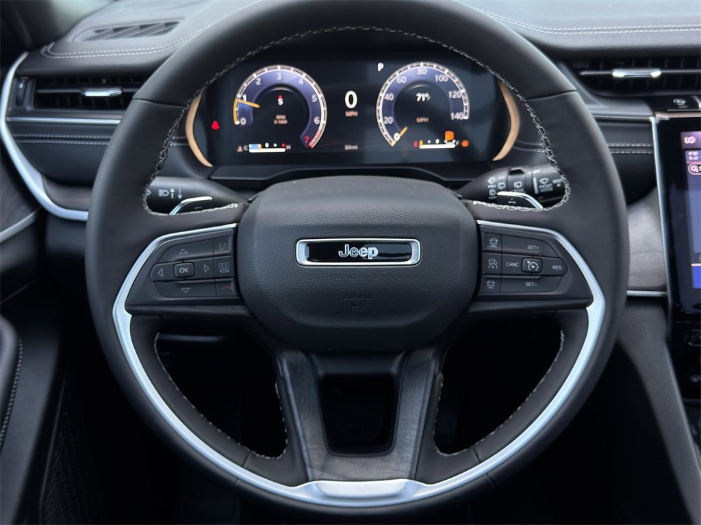 New 2025 Jeep Grand Cherokee L Limited w/ Black Appearance Package image 12