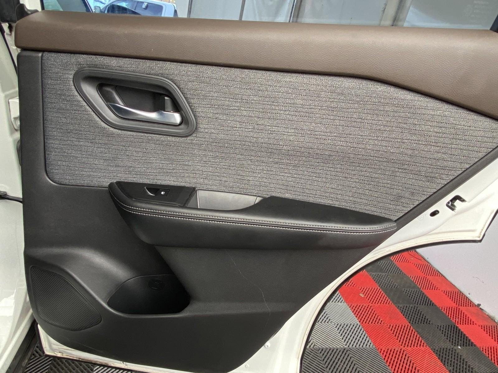 Used 2021 Nissan Rogue SV AWD/4WD image 10