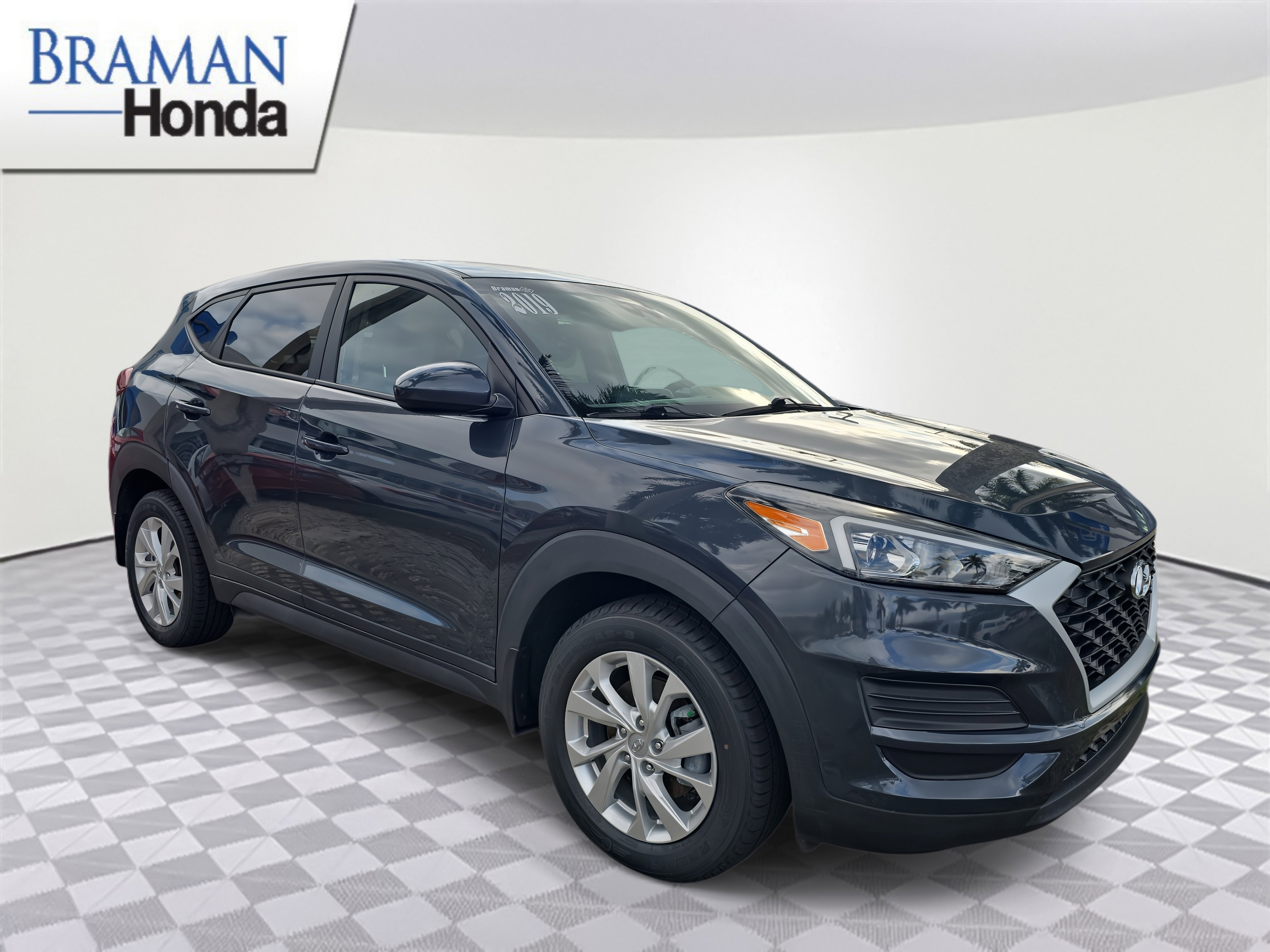 Used 2019 Hyundai Tucson SE image 2