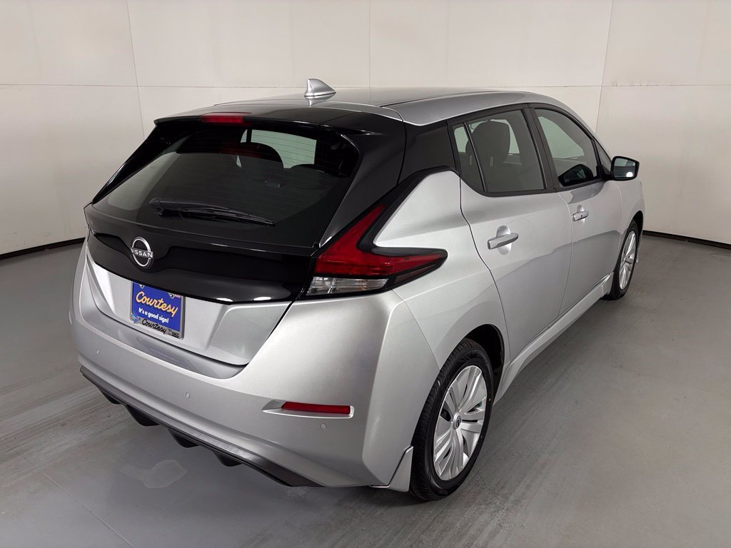 Used 2025 Nissan Leaf S FWD image 9