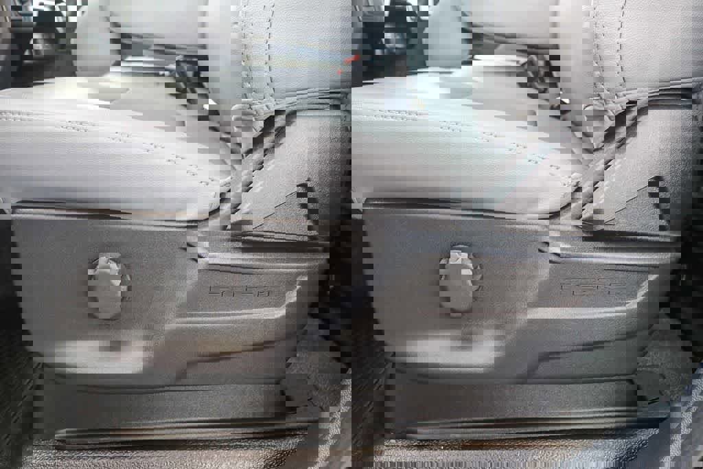 New 2026 Ford F250 XL w/ XL Chrome Package image 29