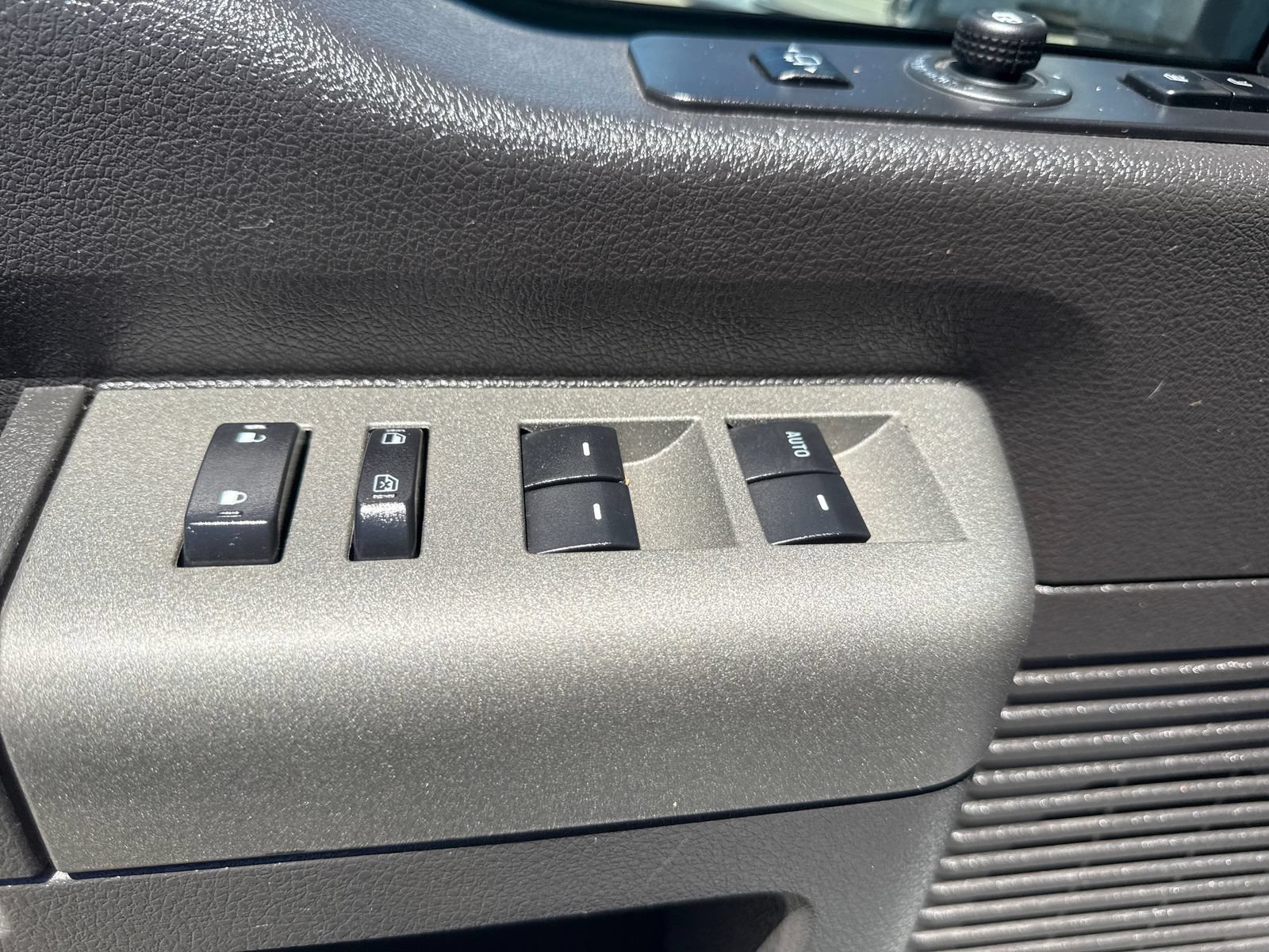 Used 2012 Ford F250 Lariat AWD/4WD image 11