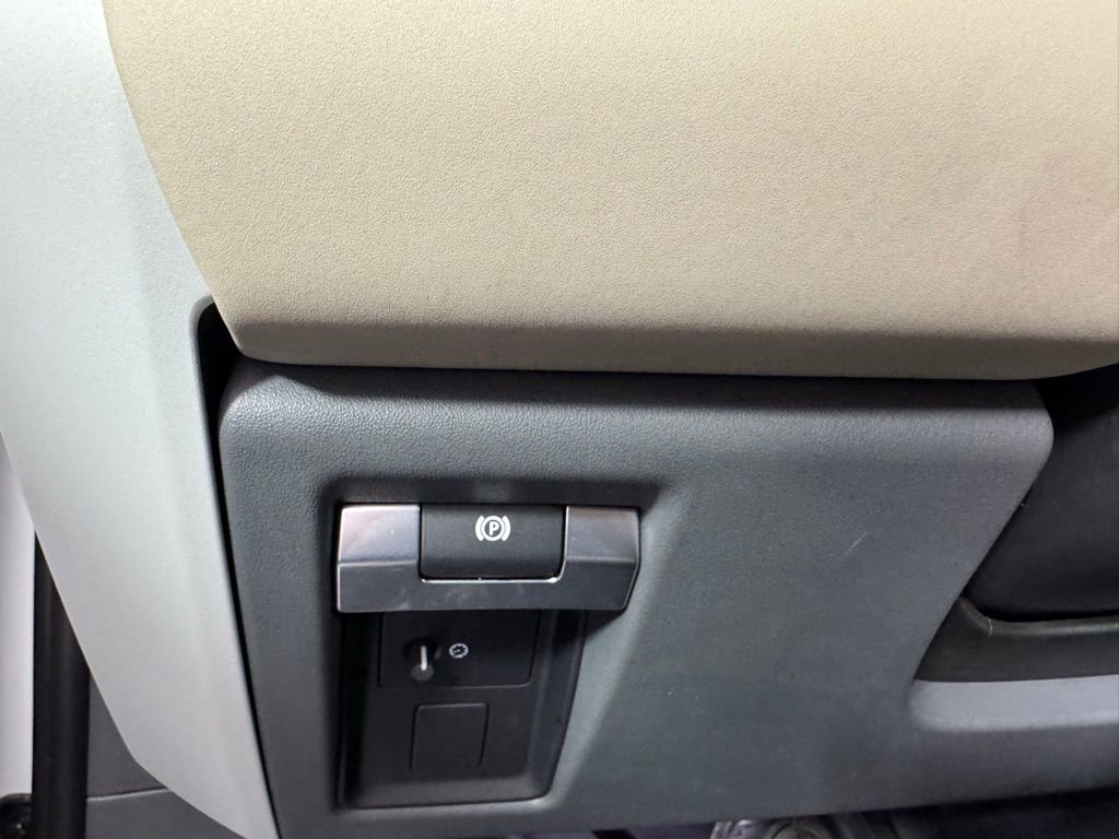 Used 2024 Land Rover Defender 130 S image 19