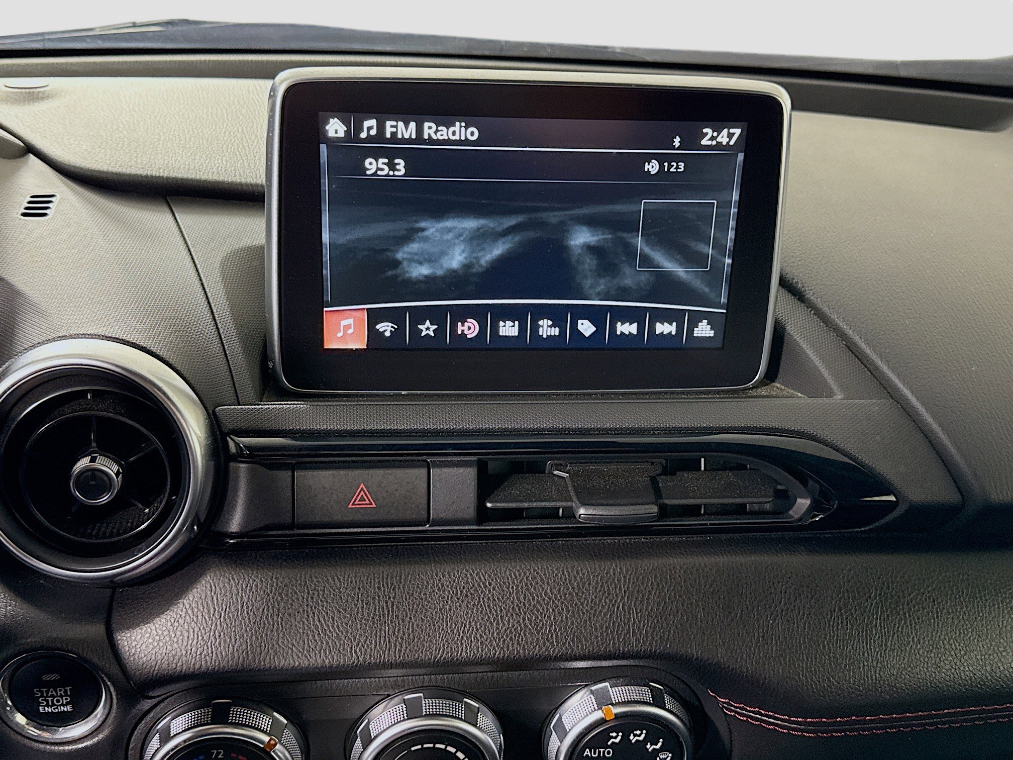 Used 2017 MAZDA MX-5 Miata RF Grand Touring image 18