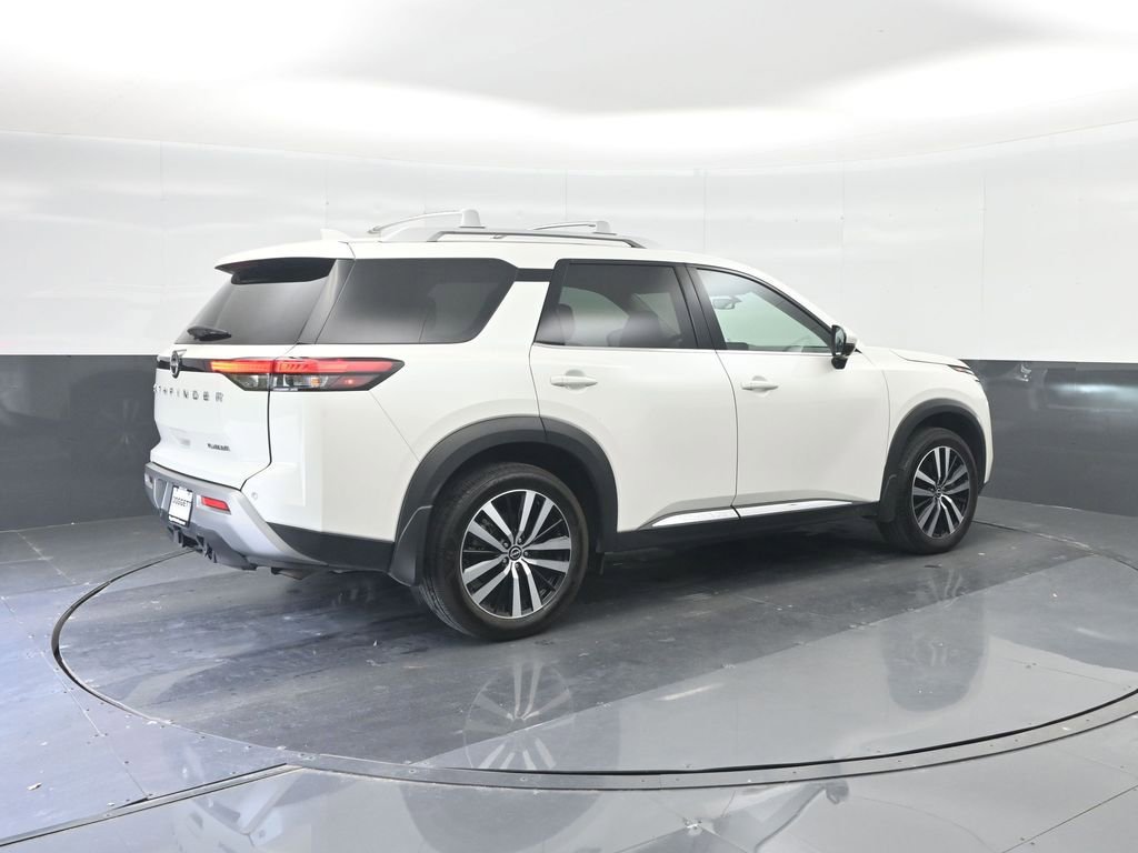 Used 2024 Nissan Pathfinder Platinum FWD image 15