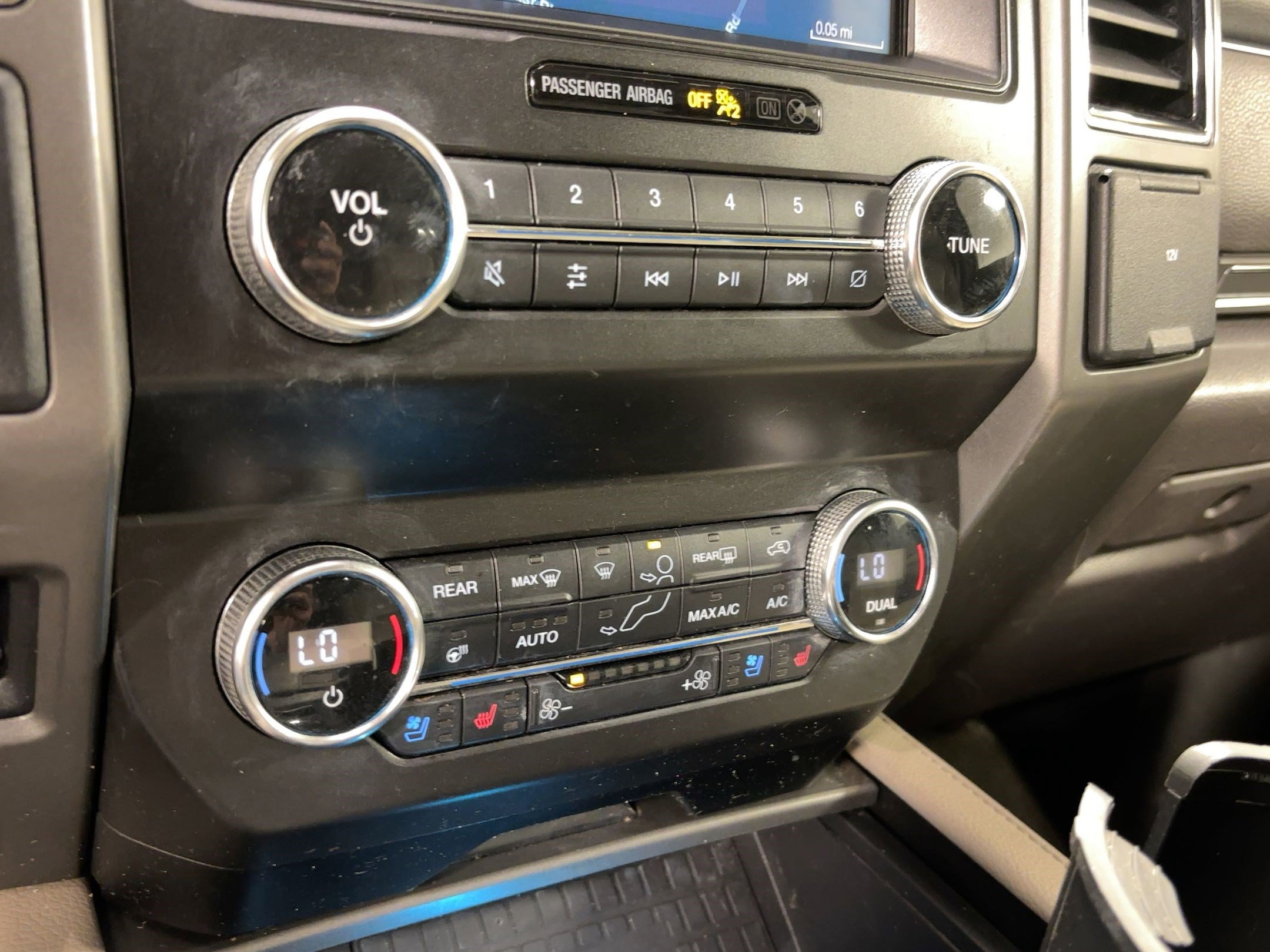 Used 2019 Ford Expedition Max XLT w/ Equipment Group 202A image 16