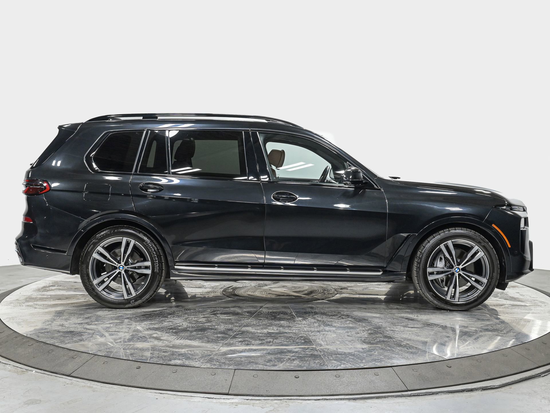 Used 2023 BMW X7 xDrive40i w/ Executive Package AWD/4WD image 8