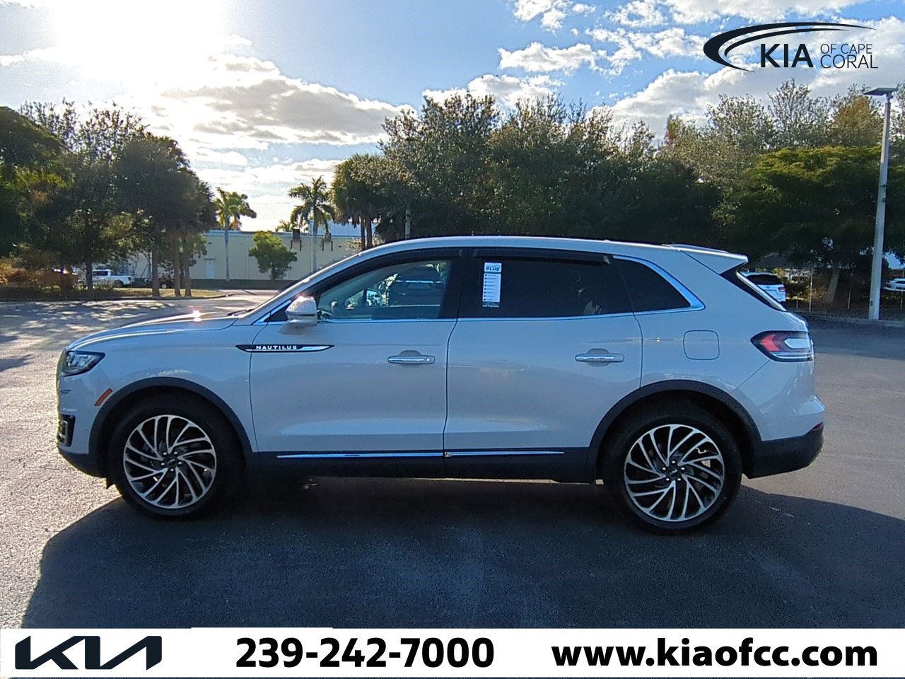 Used 2020 Lincoln Nautilus Reserve w/ Equipment Group 201A image 8