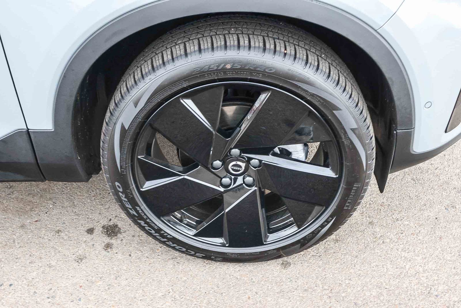 New 2026 Volvo XC40 B5 Ultra w/ Climate Package image 15