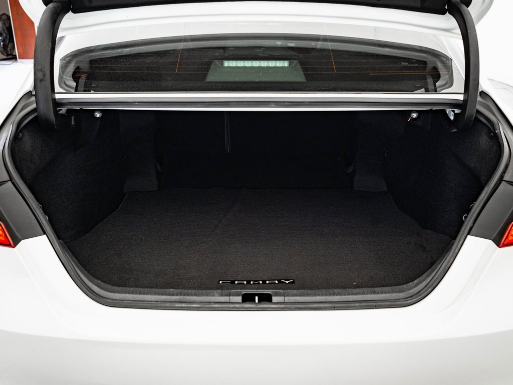 Used 2018 Toyota Camry SE image 21