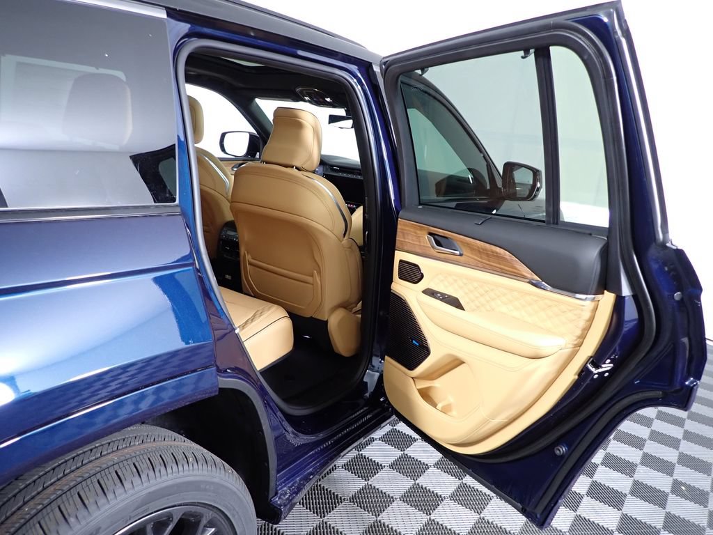 New 2026 Jeep Grand Cherokee Summit w/ Obsidian Package AWD/4WD image 38