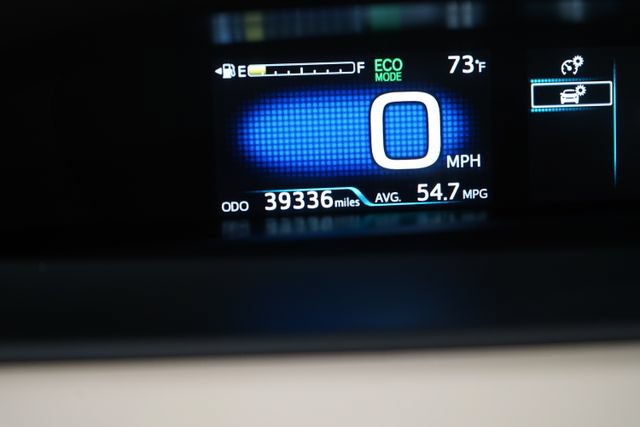 Used 2020 Toyota Prius XLE AWD/4WD image 25