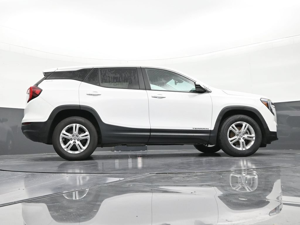 Used 2022 GMC Terrain SLE FWD image 25