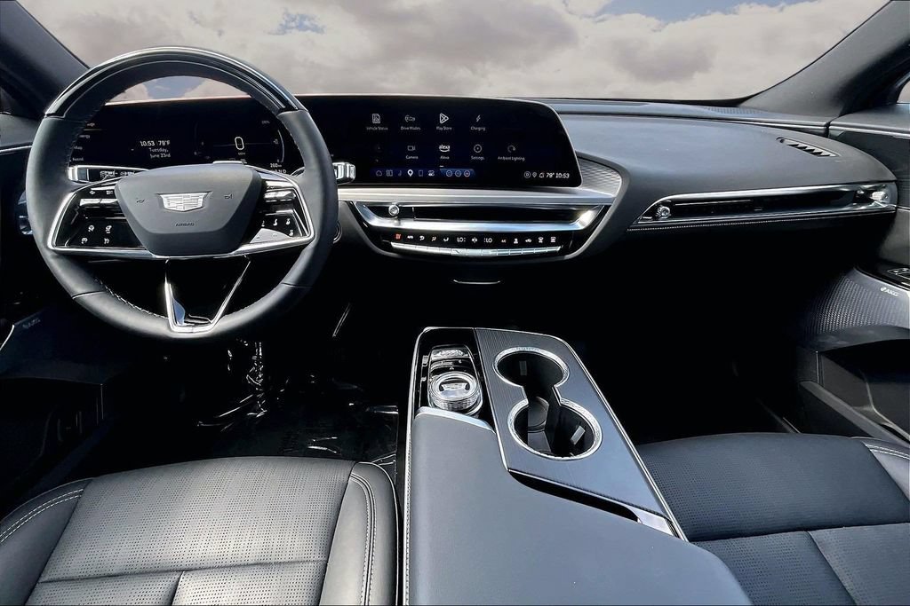 Certified 2025 Cadillac Lyriq Luxury w/ LPO, Floor Liner Package AWD/4WD image 7