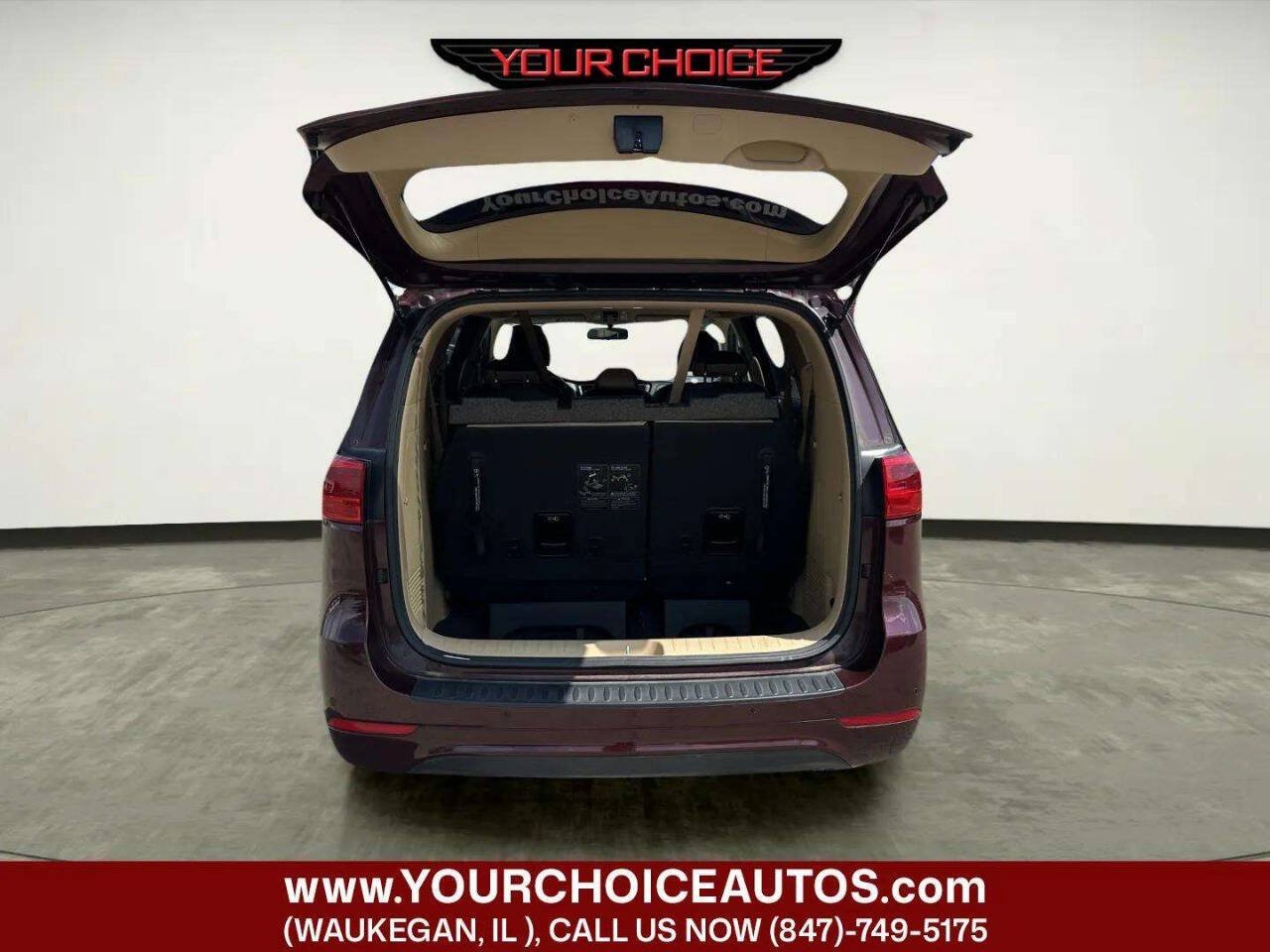 Used 2017 Kia Sedona LX w/ LX Essentials Premium Package FWD image 15