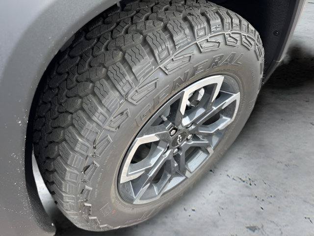 New 2026 Chevrolet Equinox ACTIV w/ Convenience Package III AWD/4WD image 12
