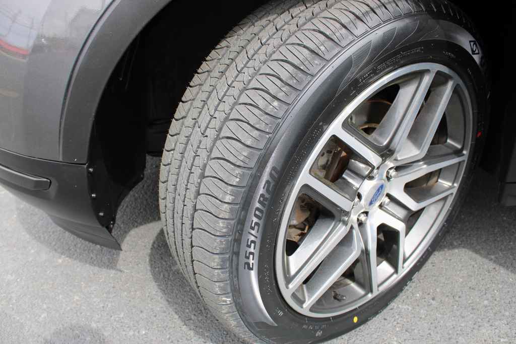 Used 2018 Ford Explorer Sport AWD/4WD image 18