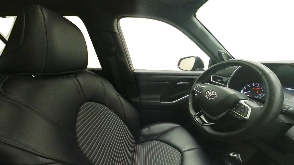 Used 2023 Toyota Highlander XSE image 36
