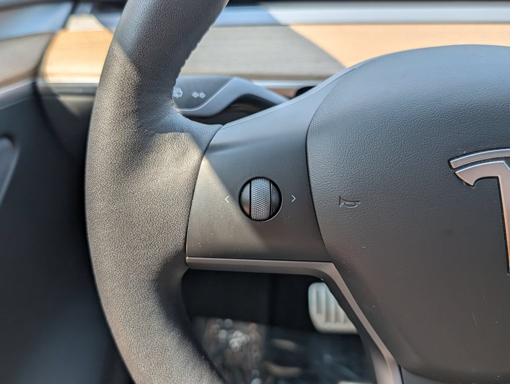 Used 2022 Tesla Model Y Performance AWD/4WD image 24