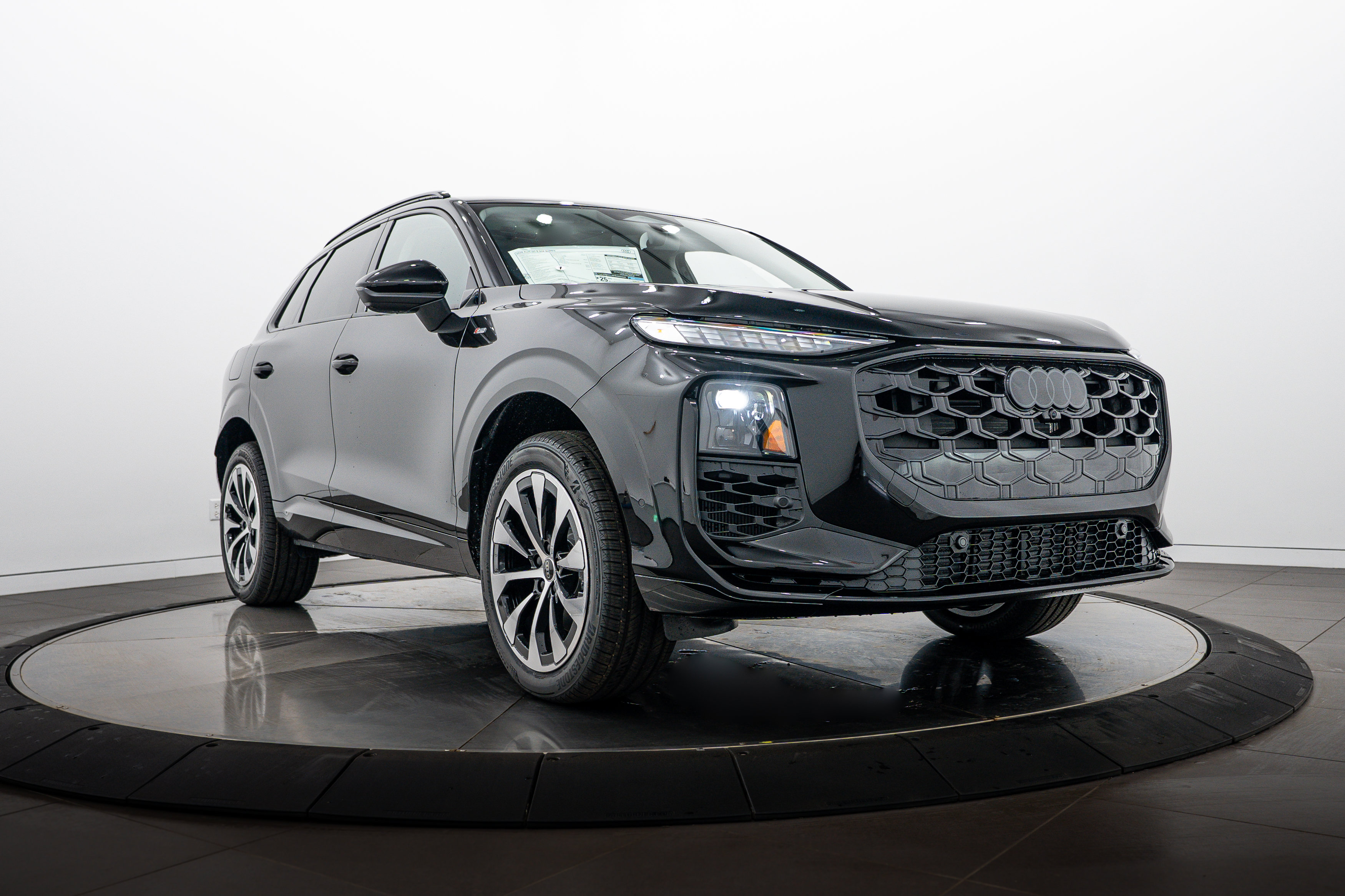 New 2026 Audi Q3 quattro 2.0T AWD/4WD image 1