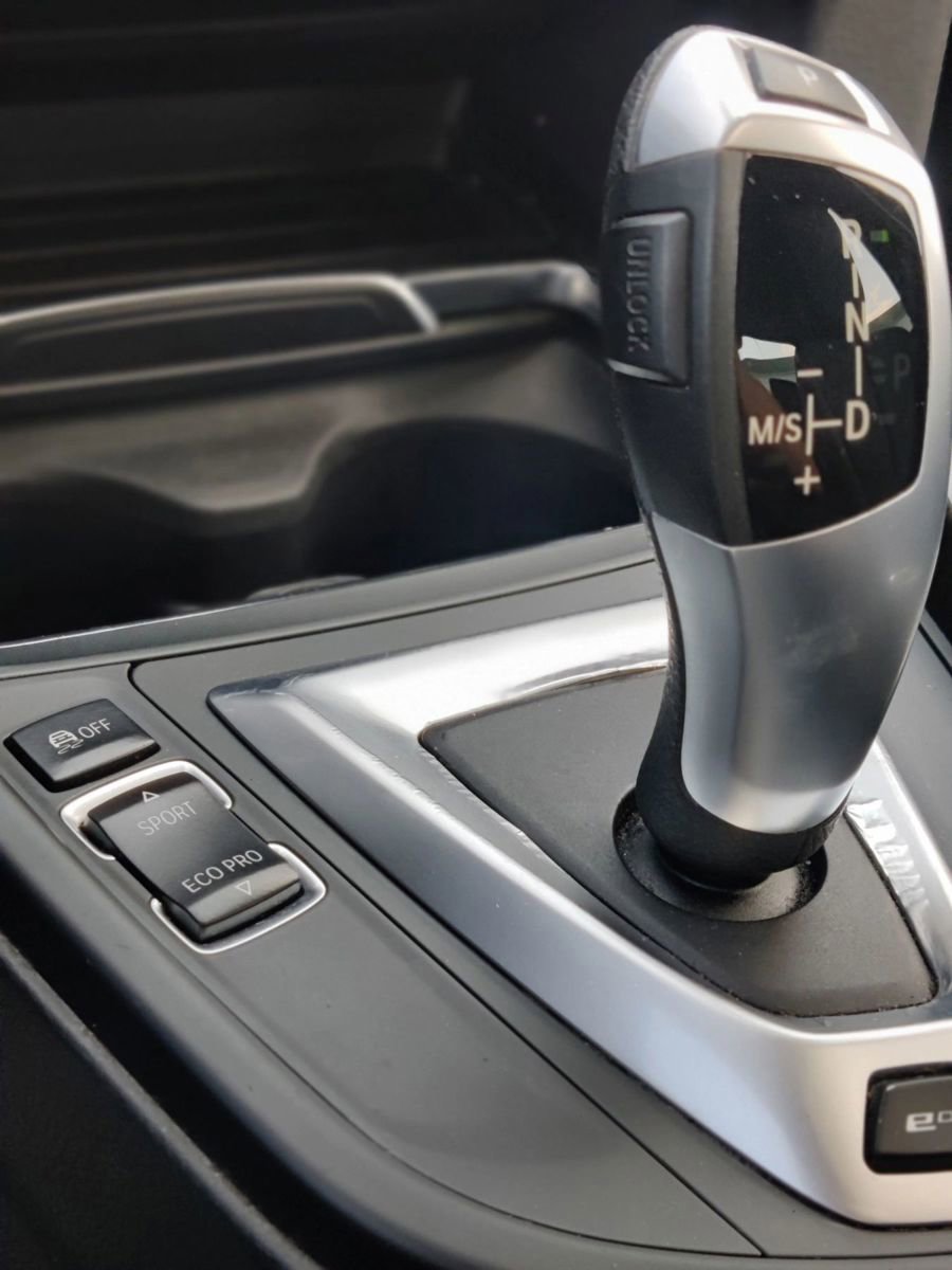 Used 2018 BMW 330e 330e iPerformance Sedan 4D image 17