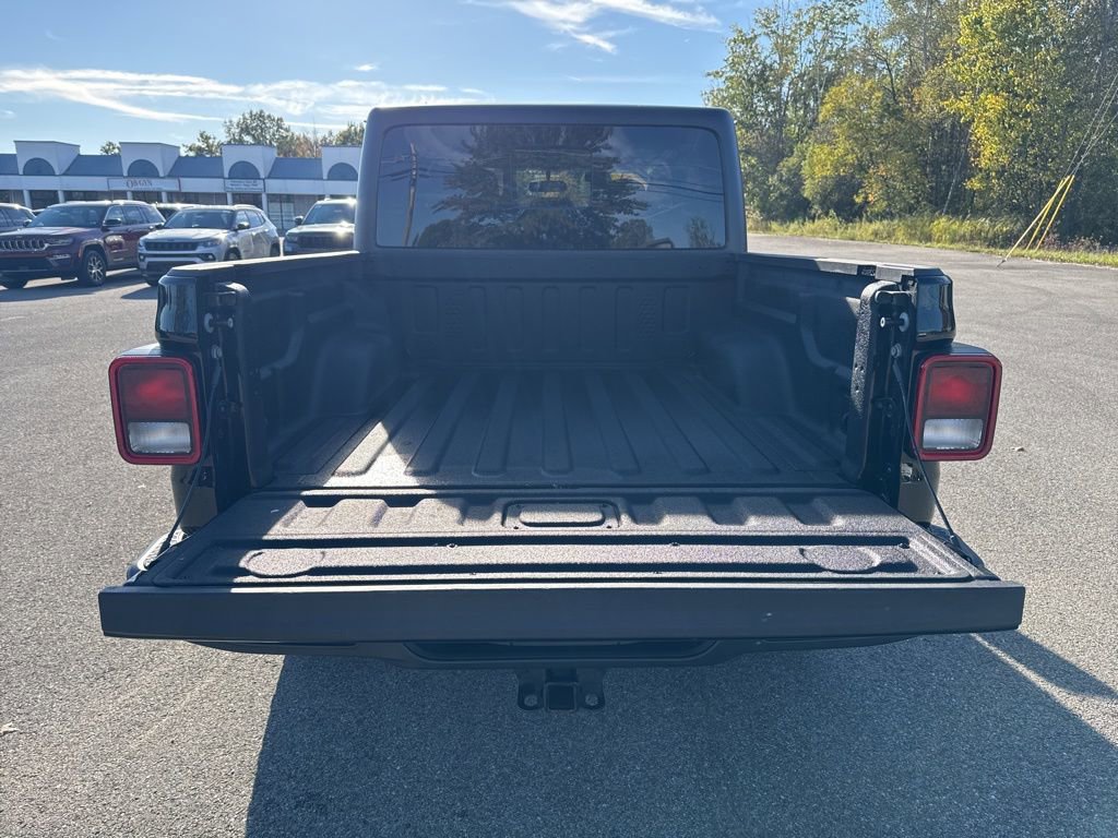Used 2021 Jeep Gladiator Willys image 12