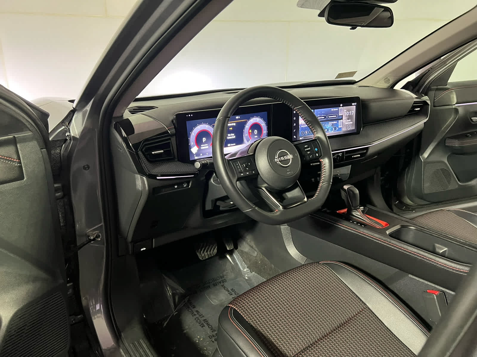 Used 2025 Nissan Kicks SR FWD image 21