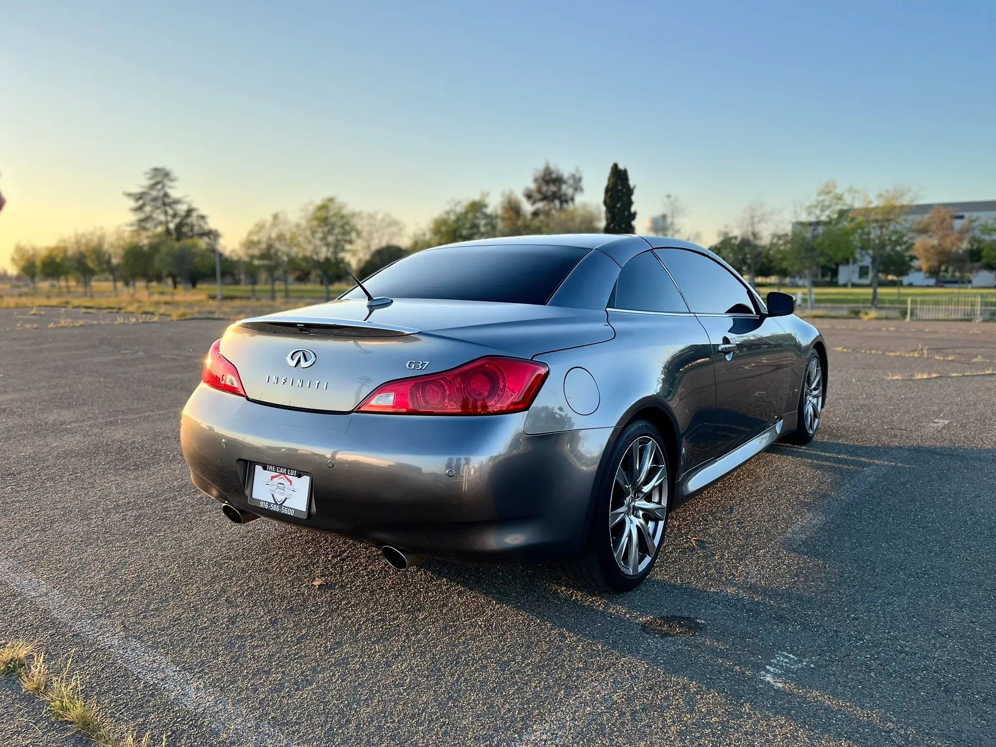 Used 2010 INFINITI G37 Anniversary Edition RWD image 13