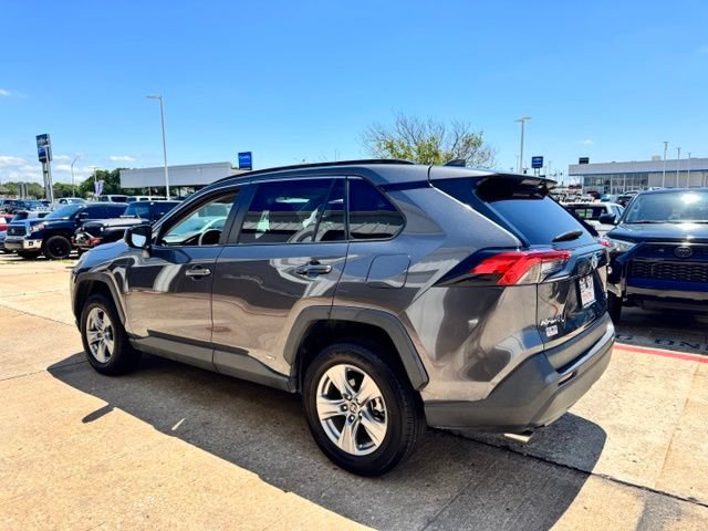 Used 2022 Toyota RAV4 LE AWD/4WD image 5