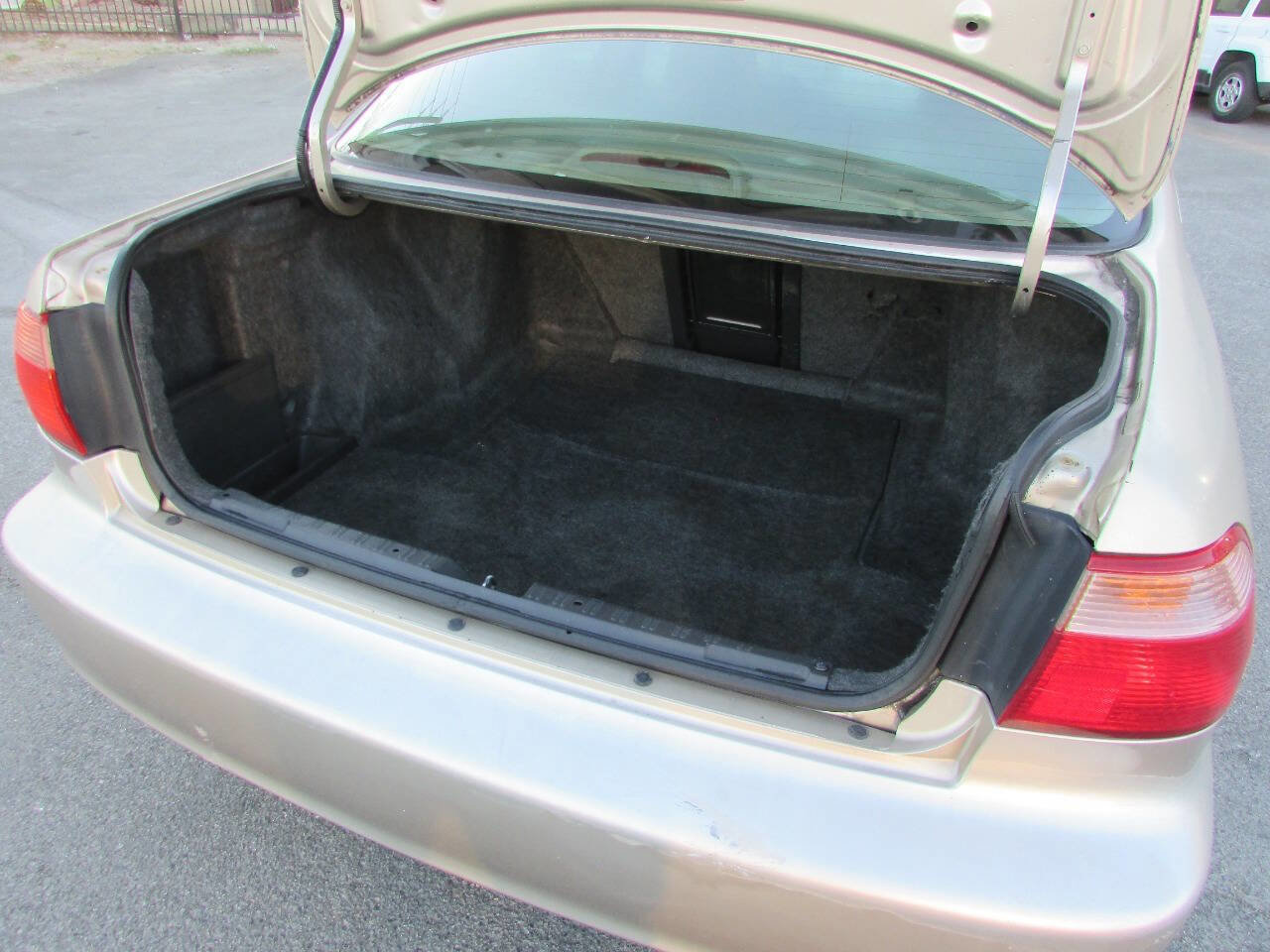 Used 2000 Honda Accord LX image 25