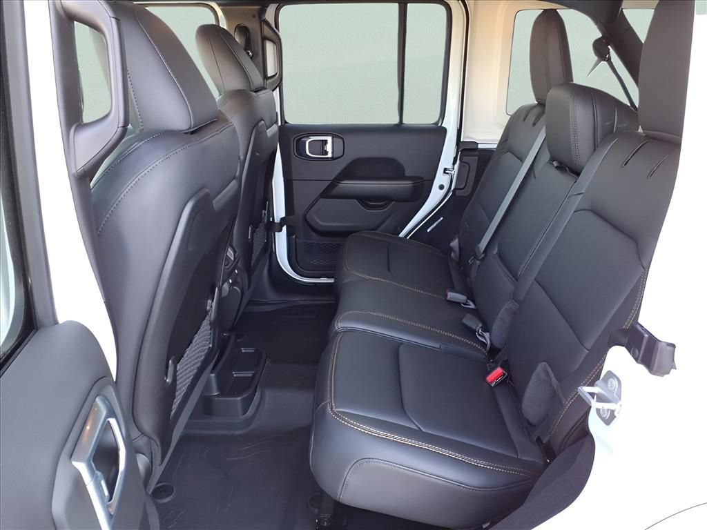 New 2026 Jeep Wrangler Unlimited Sahara AWD/4WD image 10