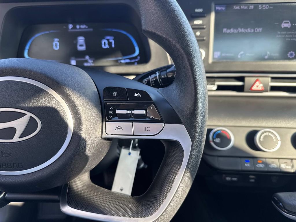 Used 2024 Hyundai Elantra SE image 24