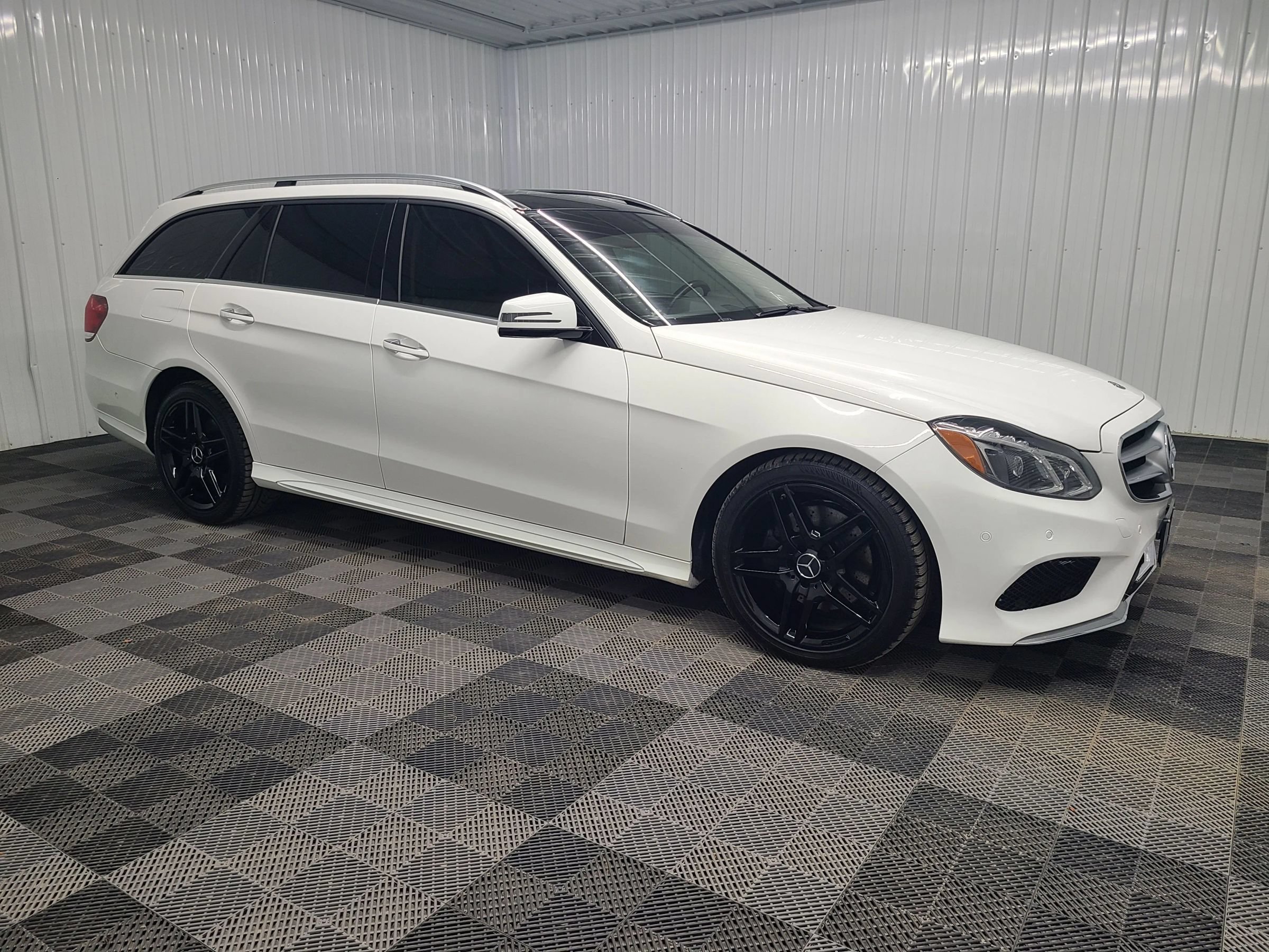 Used 2016 Mercedes-Benz E 350 4MATIC Wagon image 1