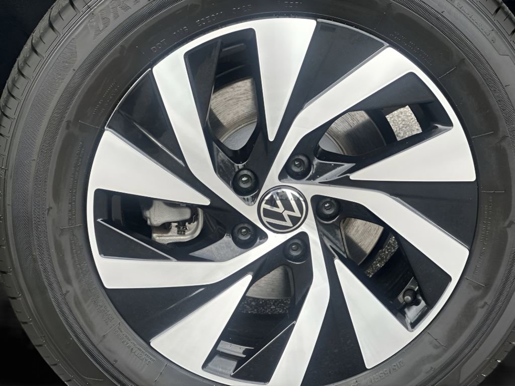 New 2026 Volkswagen Tiguan S image 10