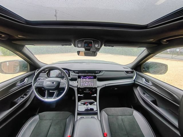 Used 2025 Jeep Grand Cherokee L Altitude RWD image 48