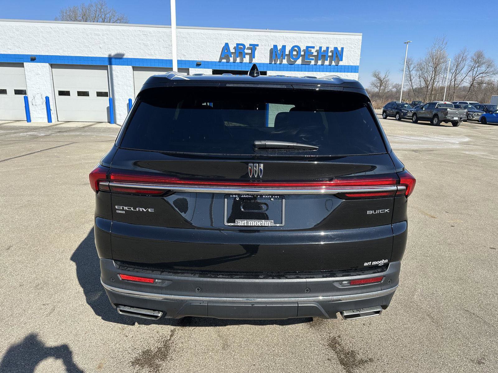 Used 2025 Buick Enclave Preferred image 4