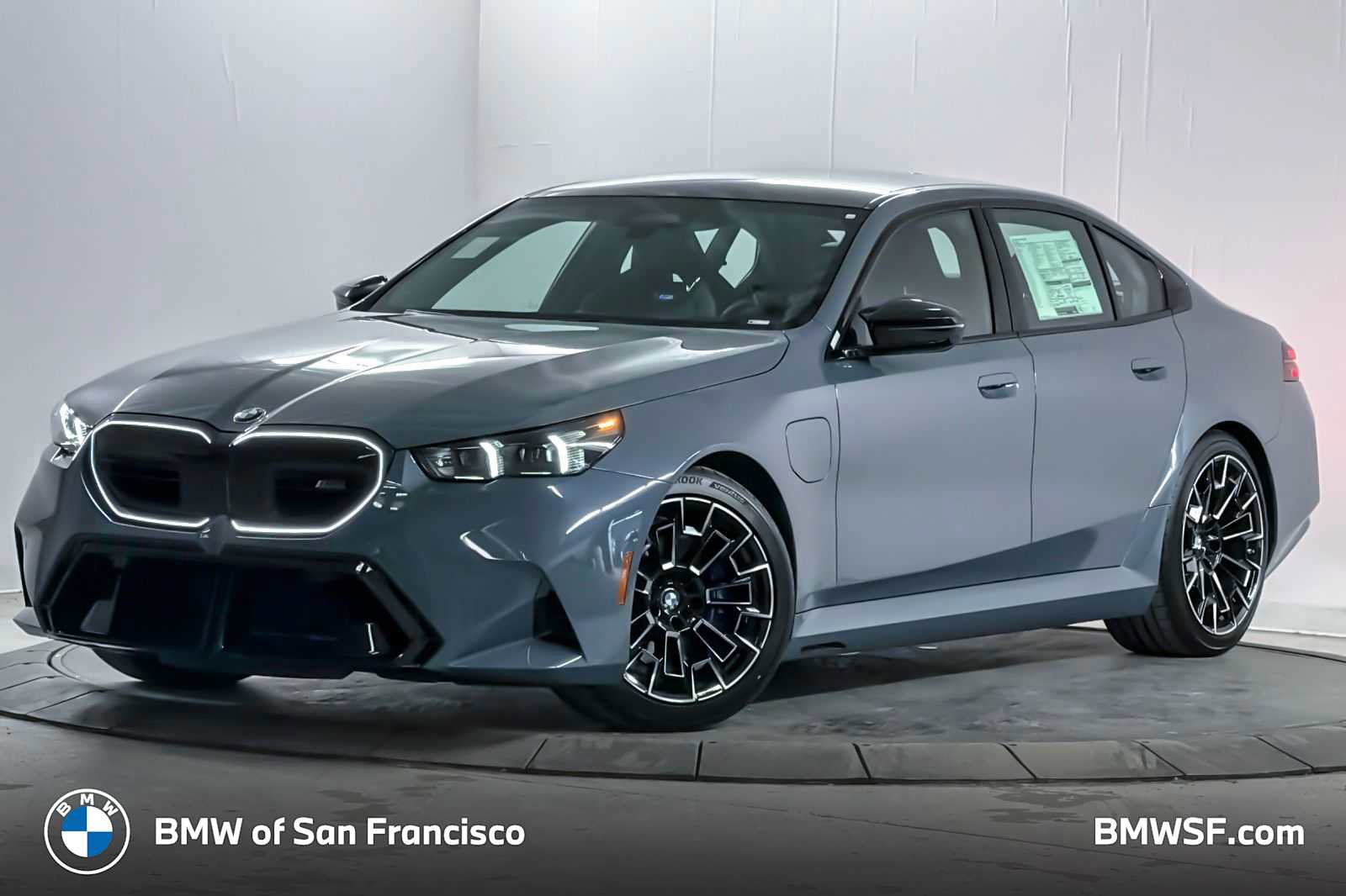 New 2026 BMW M5 w/ Executive Package image 1