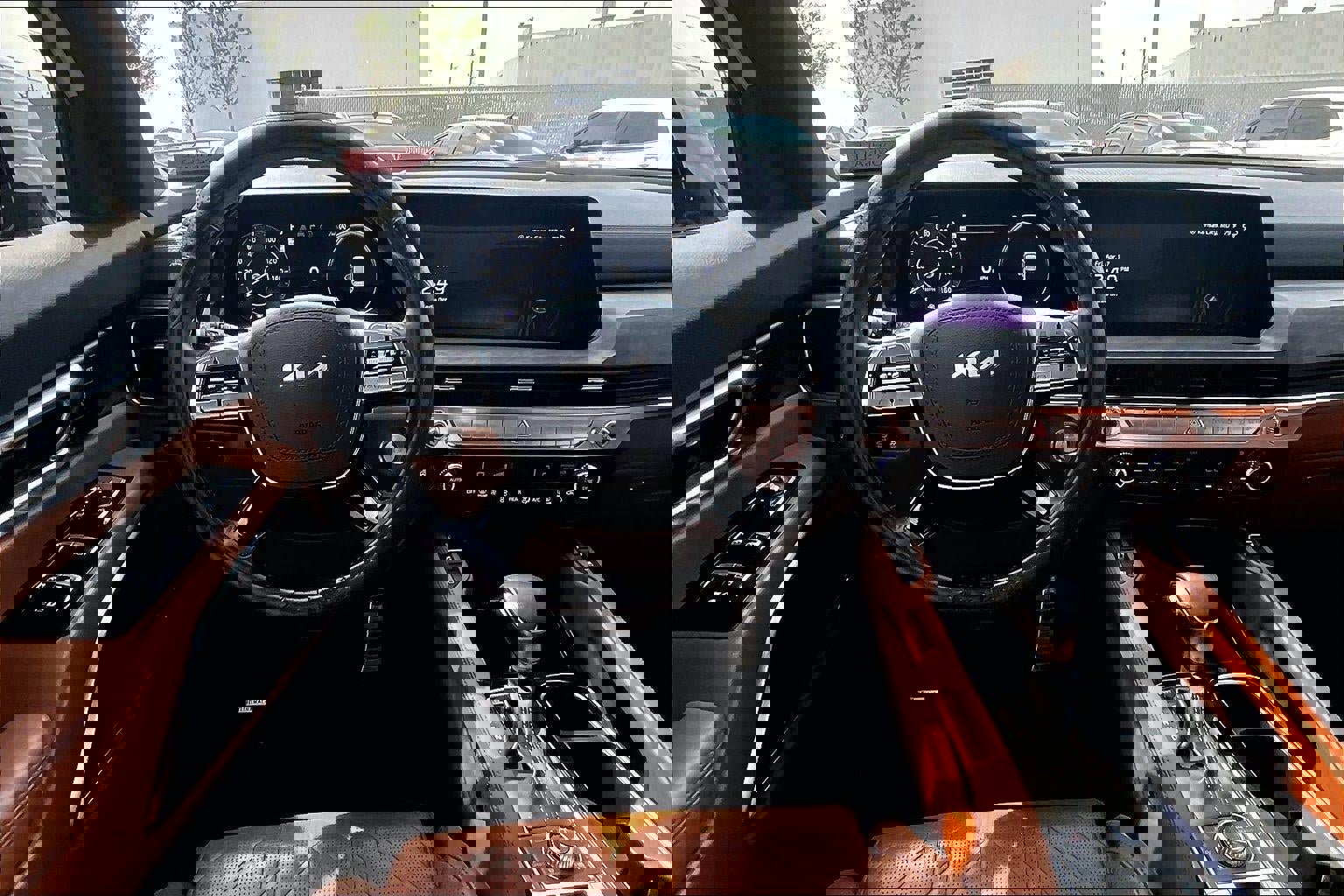 Used 2024 Kia Telluride SX Prestige X-Pro AWD/4WD image 5