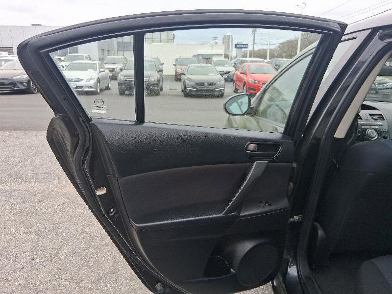 Used 2010 MAZDA MAZDA3 i Sport FWD image 16