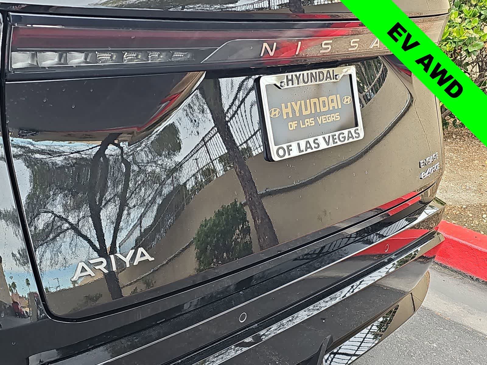 Used 2023 Nissan Ariya AWD image 11