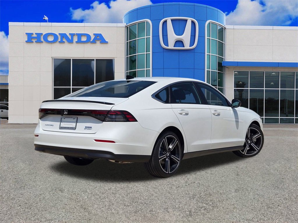 Used 2024 Honda Accord Sport image 3