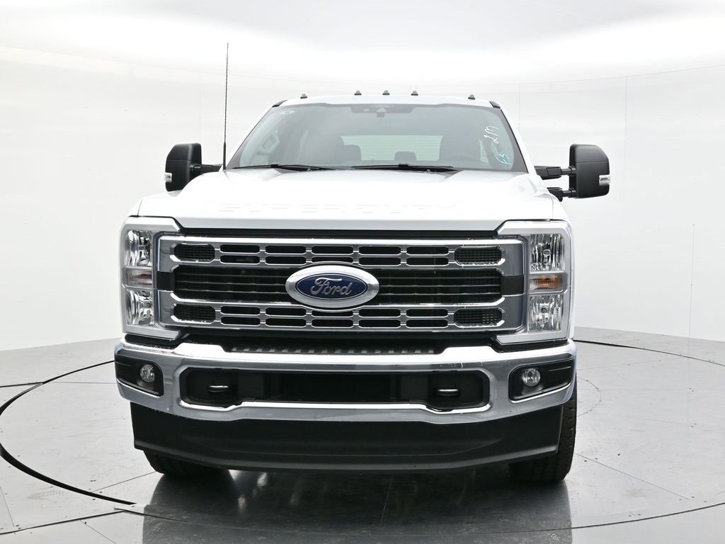 New 2026 Ford F350 XLT image 2